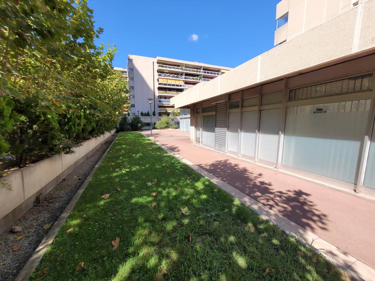 PROFESSIONAL PREMISES FOR OFFICE USE MEDITERRANEE TOWER JUL
