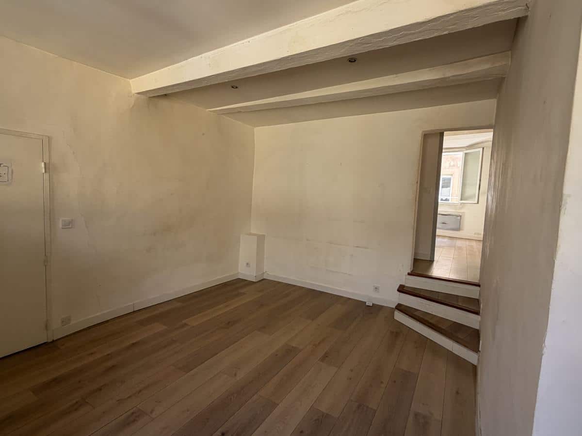 AIX CENTRE VILLE / MAIRIE : RUE FELIBRE GAUT 2 PIÈCES A REFA