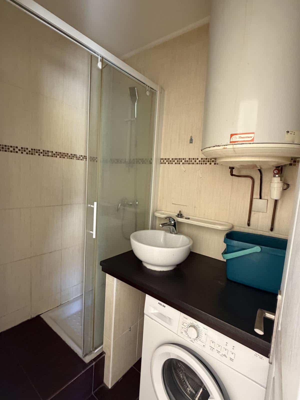 AIX CITY CENTRE / TOWN HALL: RUE FELIBRE GAUT 2 ROOMS TO RENOVATE