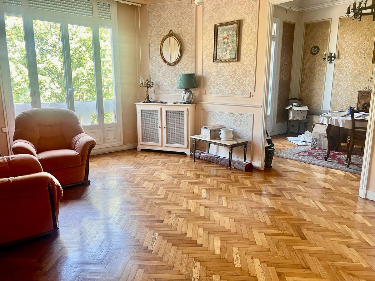 T4 WITH TERRACE AND ROOM IN BONNE AVENUE DU PRADO ME