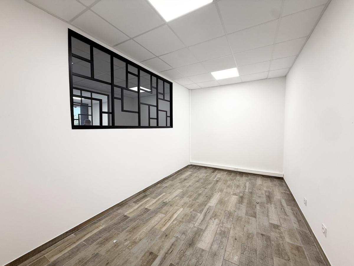 Commercial premises of 180 m2 completely renovated – Les Pennes M