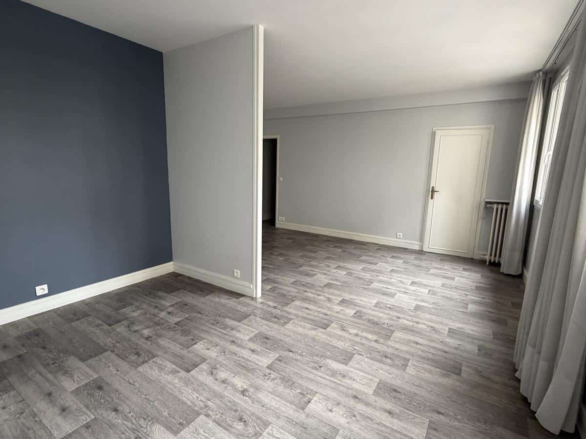 15th district LOURMEL / RUE LECOURBE: 2/3 room apartment for rent