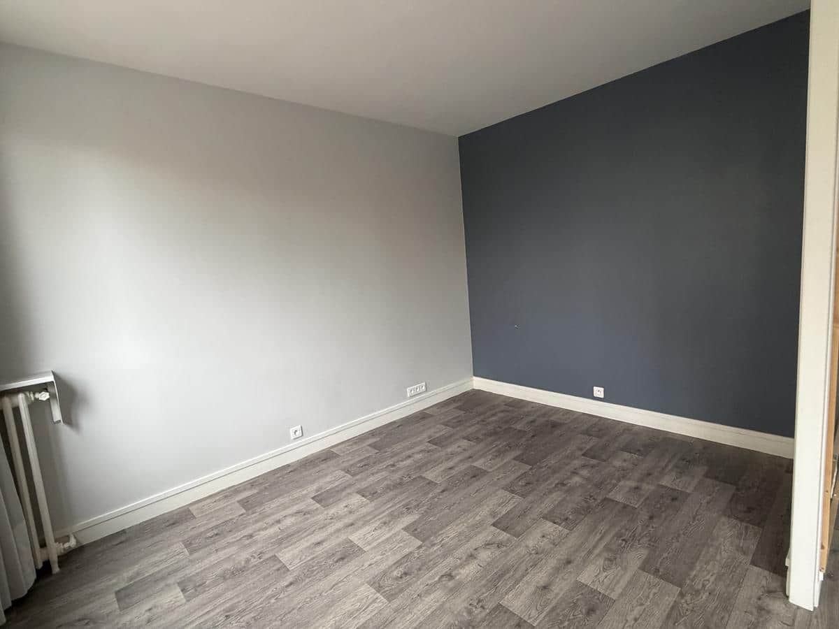 15th district LOURMEL / RUE LECOURBE: 2/3 room apartment for rent