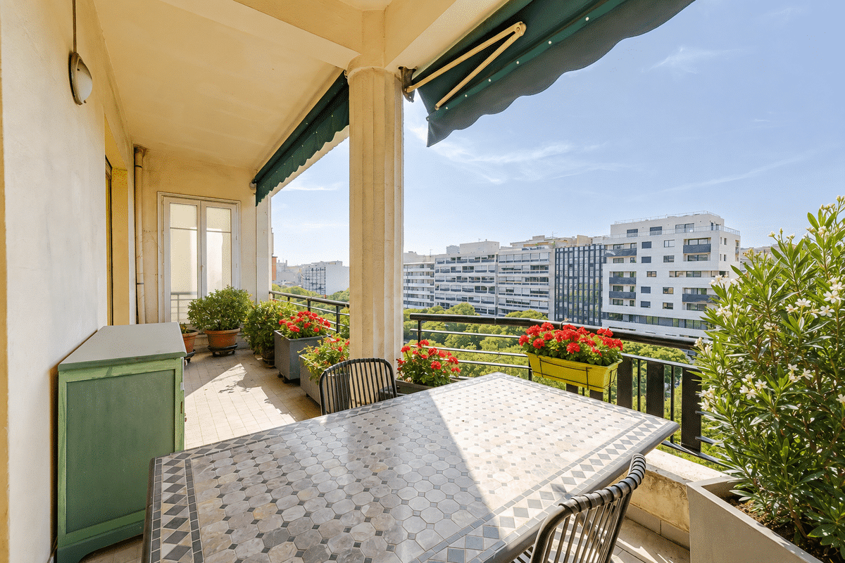 13008 – ST GINIEZ – T3 PROX PROVENCE TERRASSE 530 000 EUROS