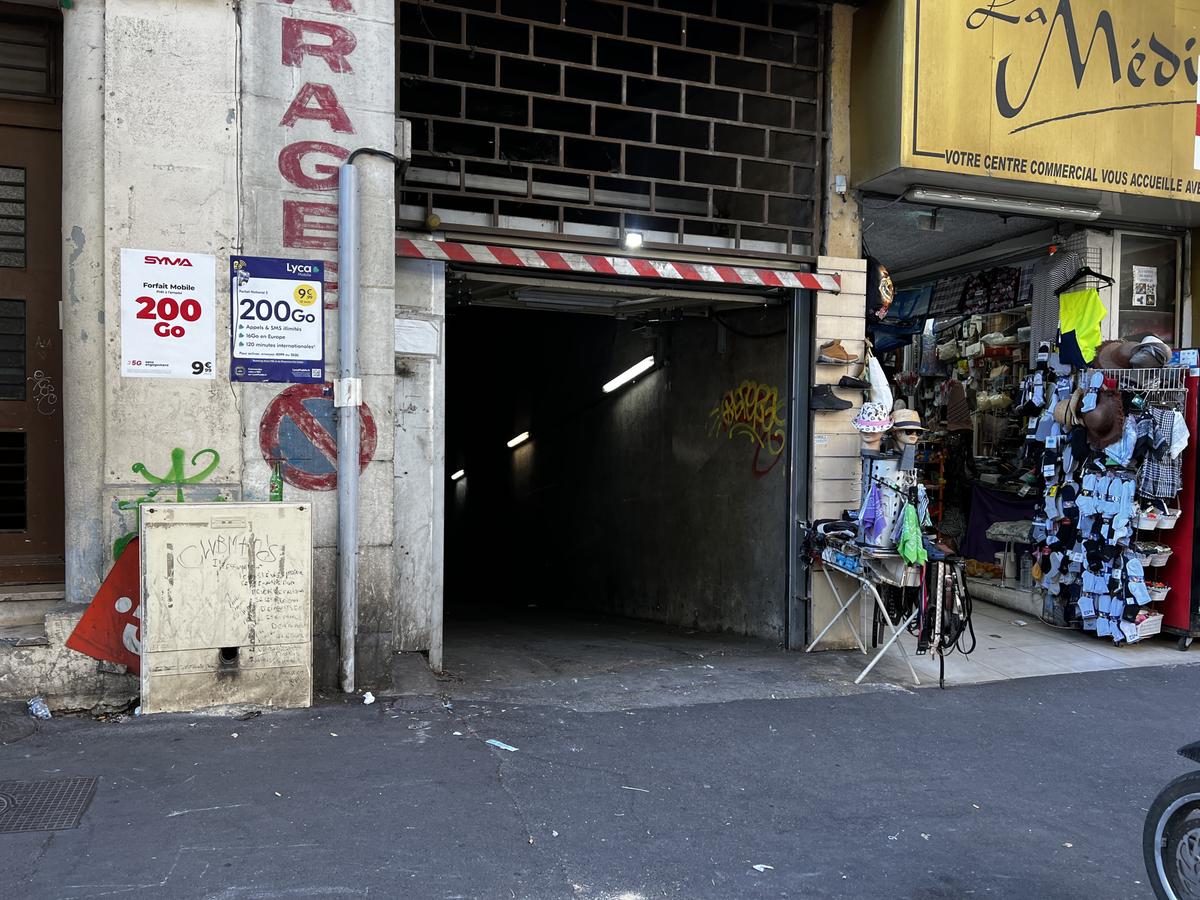 Parking/box