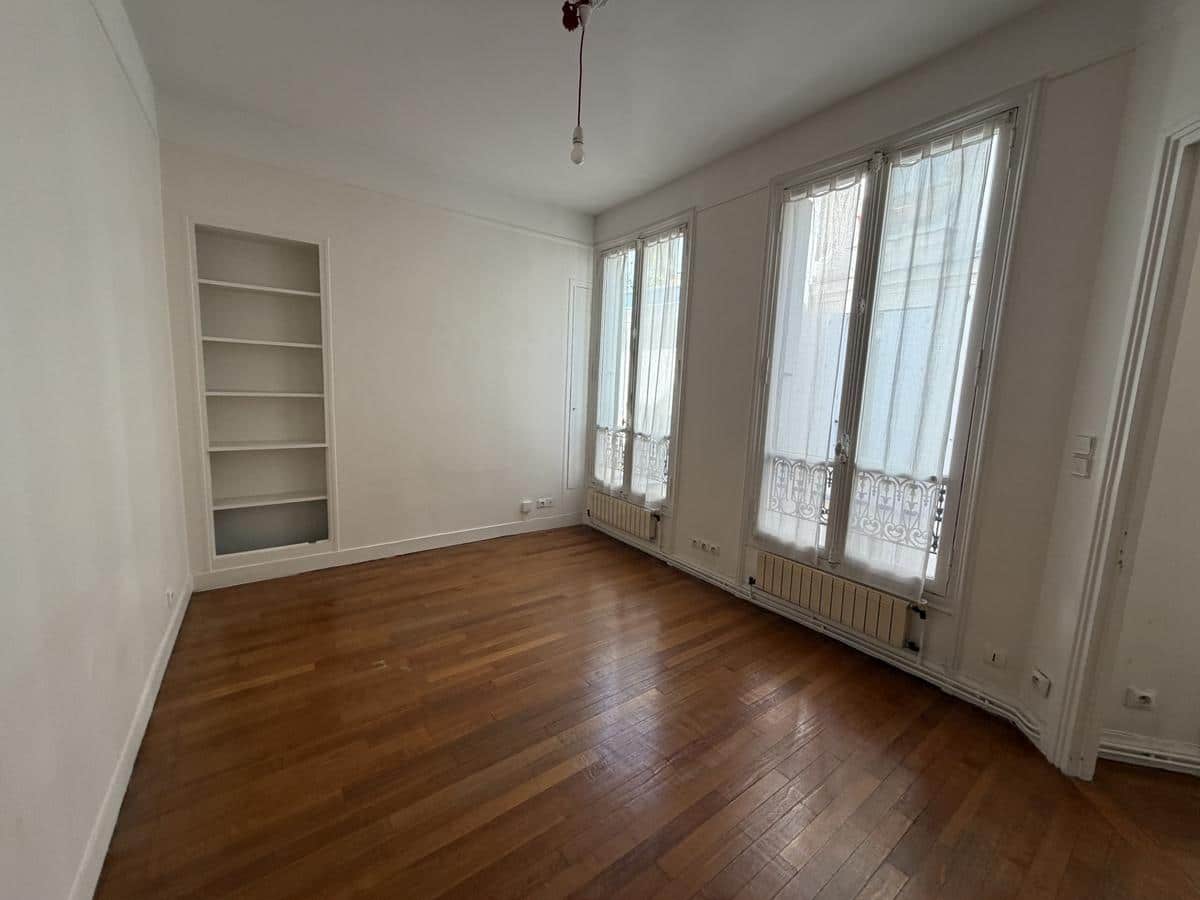 3RD TEMPLE / TURBIGO STREET: TWO-ROOM APARTMENT FOR SALE