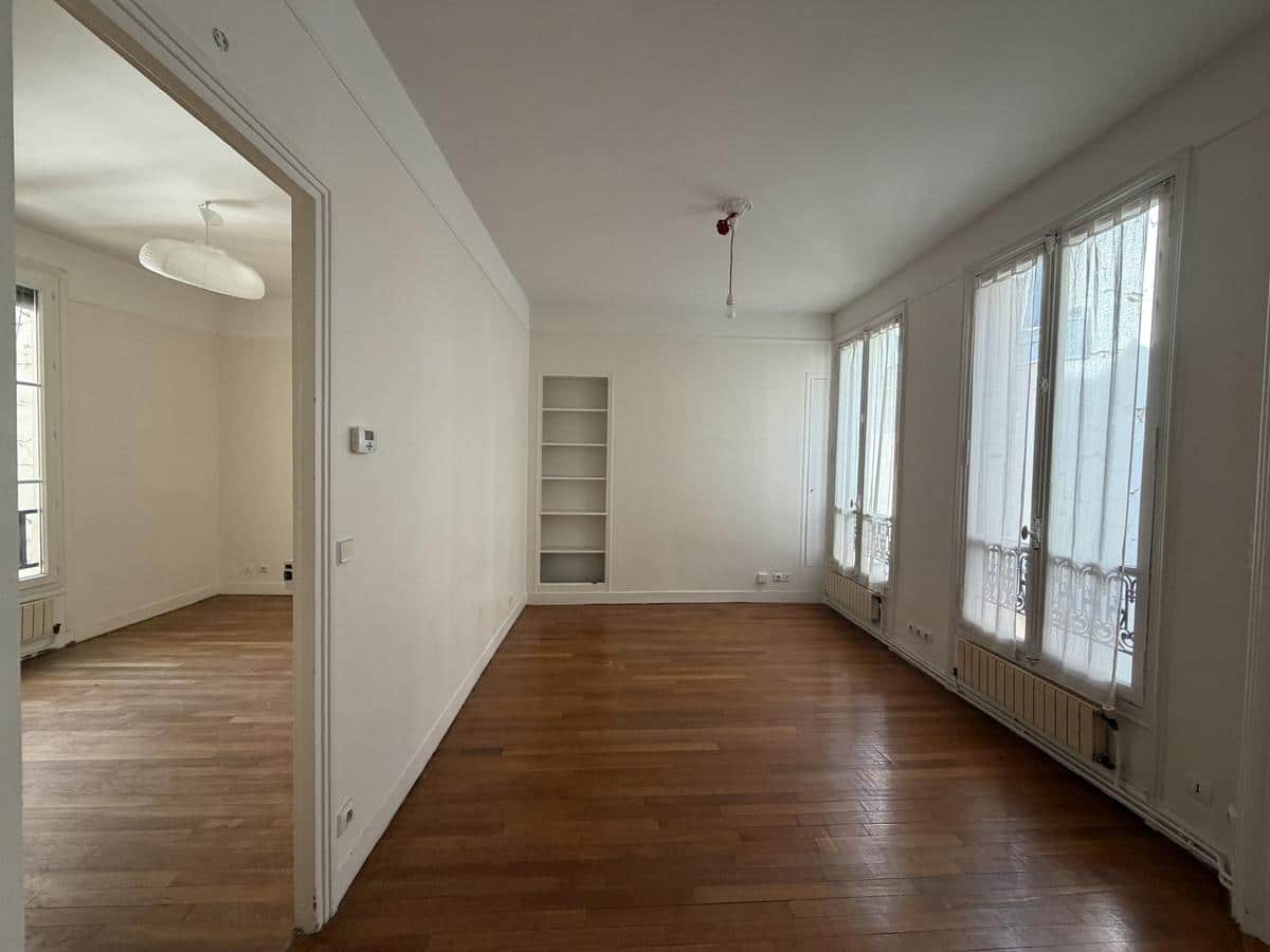 3RD TEMPLE / TURBIGO STREET: TWO-ROOM APARTMENT FOR SALE
