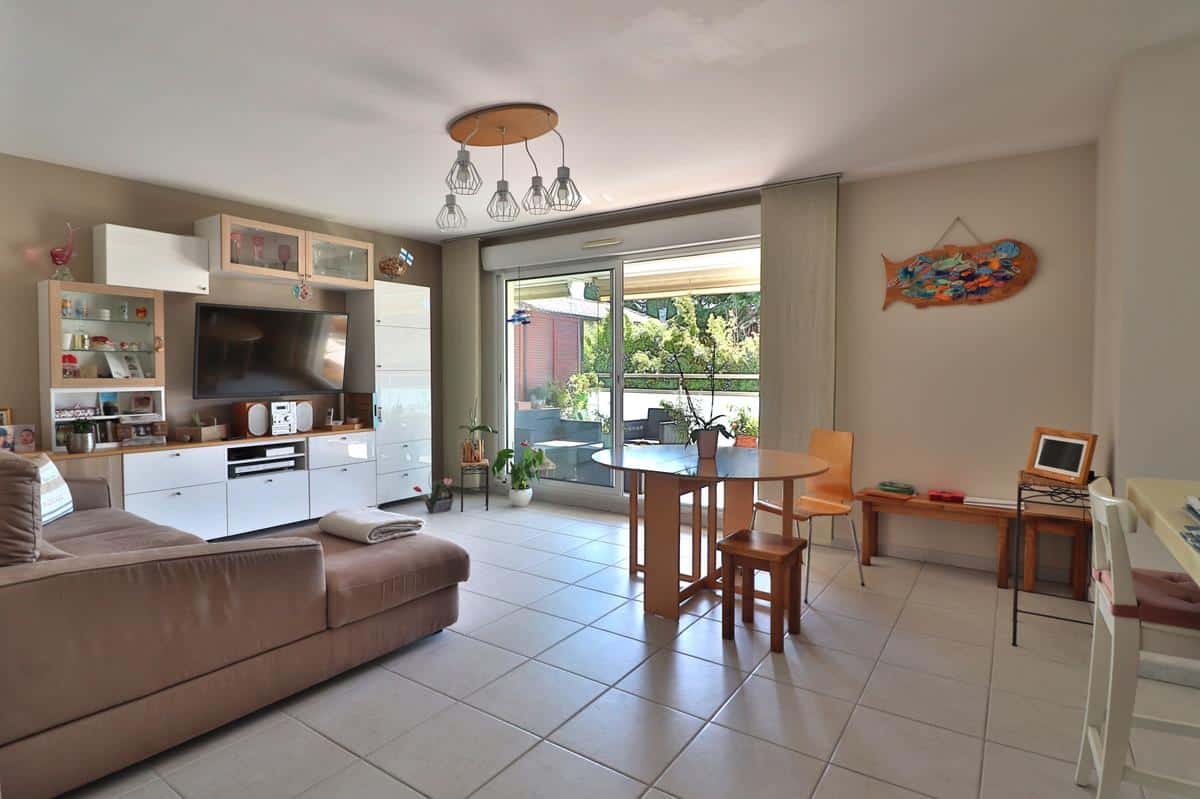 13009 – MAZARGUES – T3 WITH BALCONY AND DOUBLE BOX POSSIBILITY