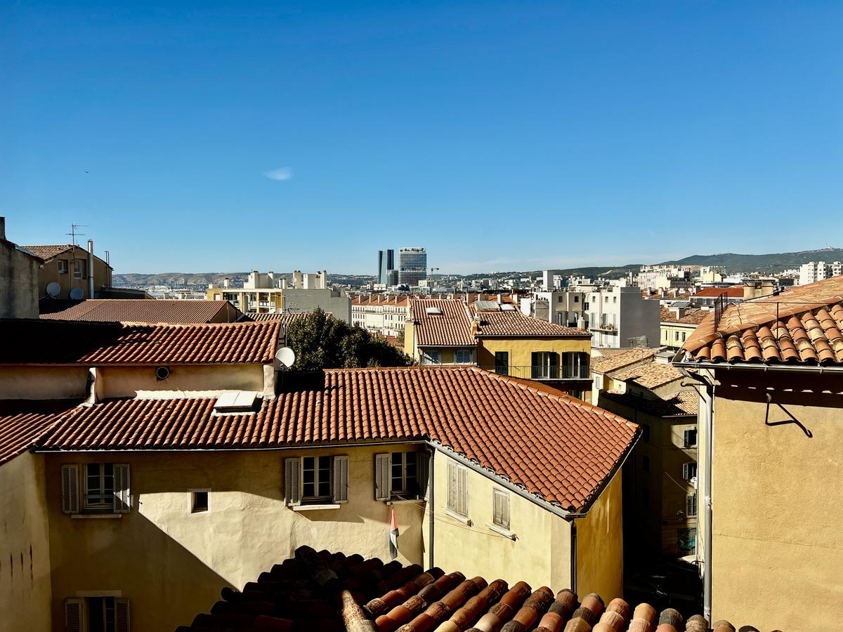 LE PANIER – DEUX STUDIOS A VENDRE – RUE PUITS SAINT ANTOINE