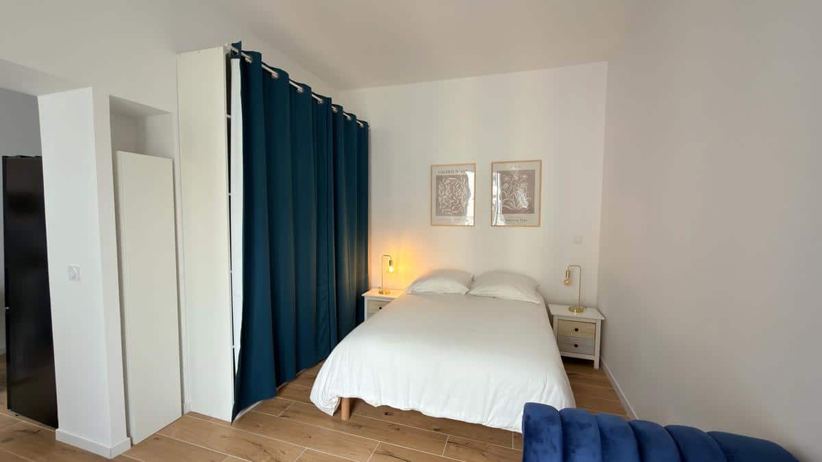 STUDIO MEUBLE – PROX VIEUX PORT – RUE SAINTE / RUE PARADIS