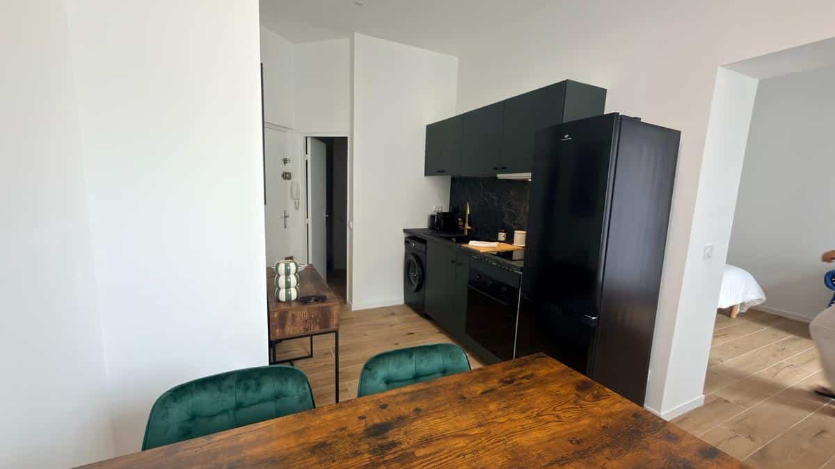 FURNISHED STUDIO – PROX VIEUX PORT – RUE SAINTE / RUE PARADIS
