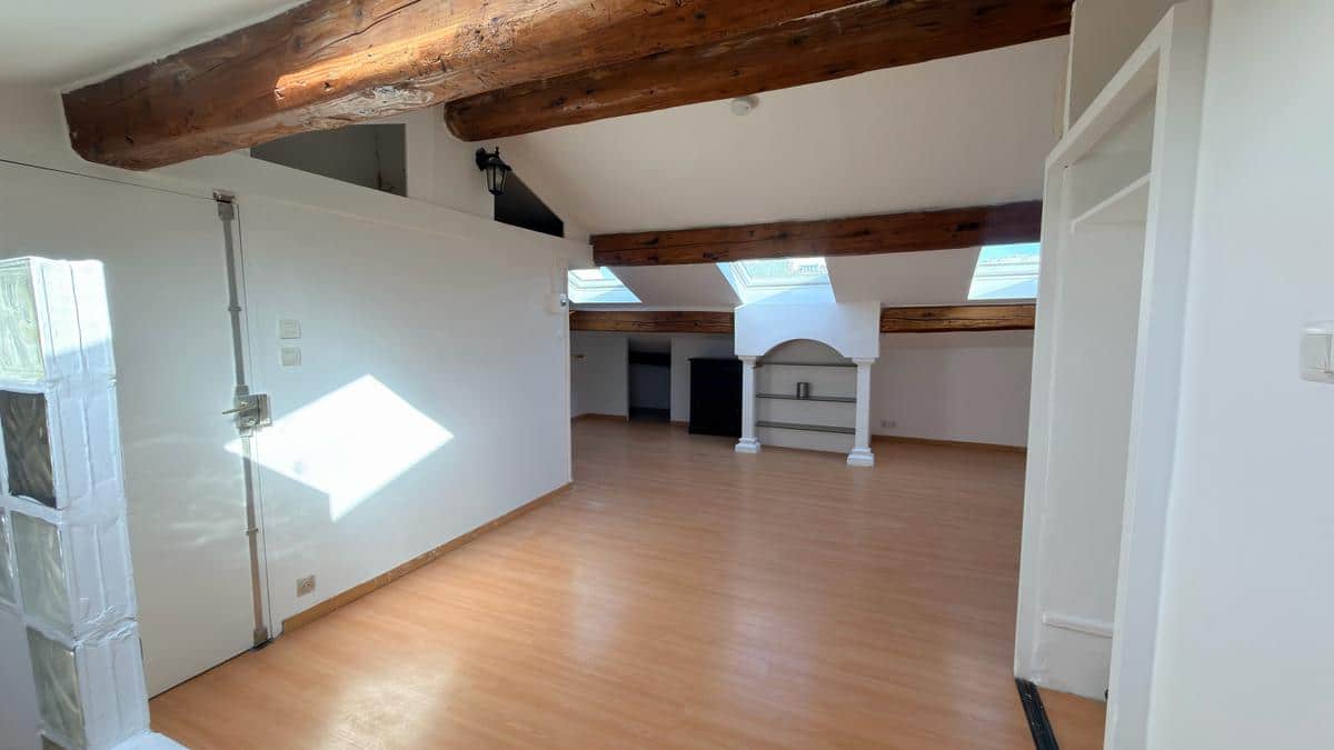 STUDIO – PLACE DU 4 SEPTEMBRE