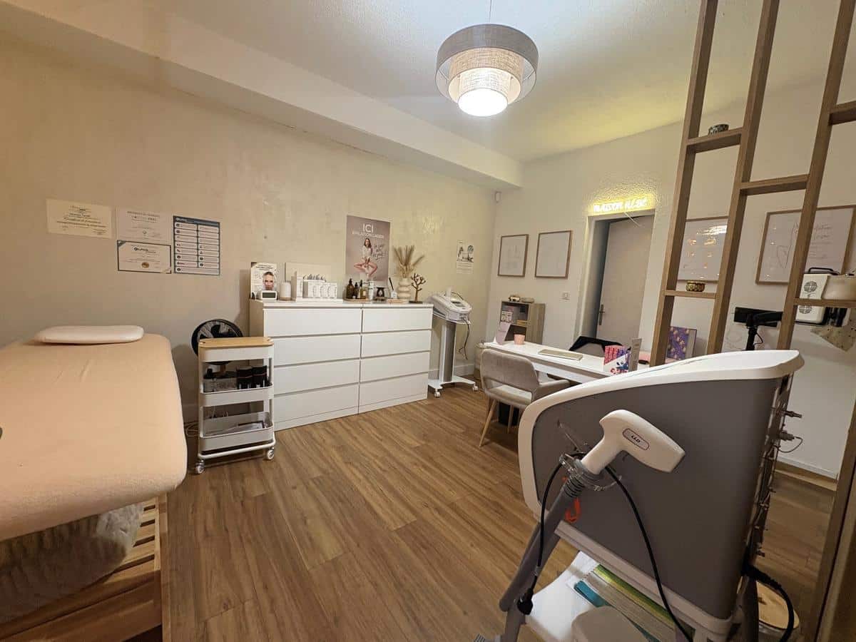 A louer local PROFESSIONNEL/COMMERCIAL 41m2 centre ville d’A