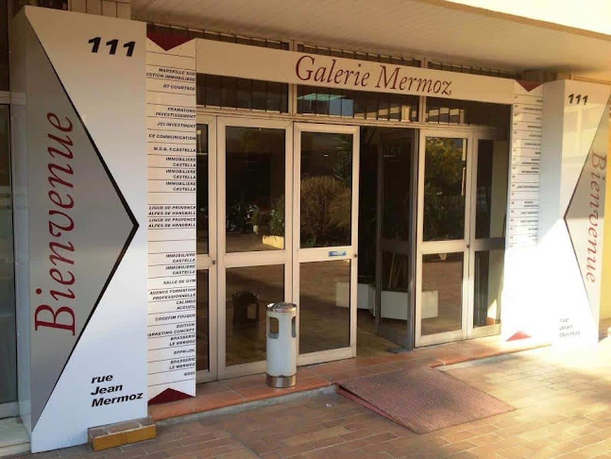 Local / office of 32.50 m2 Mermoz Marseille 8th