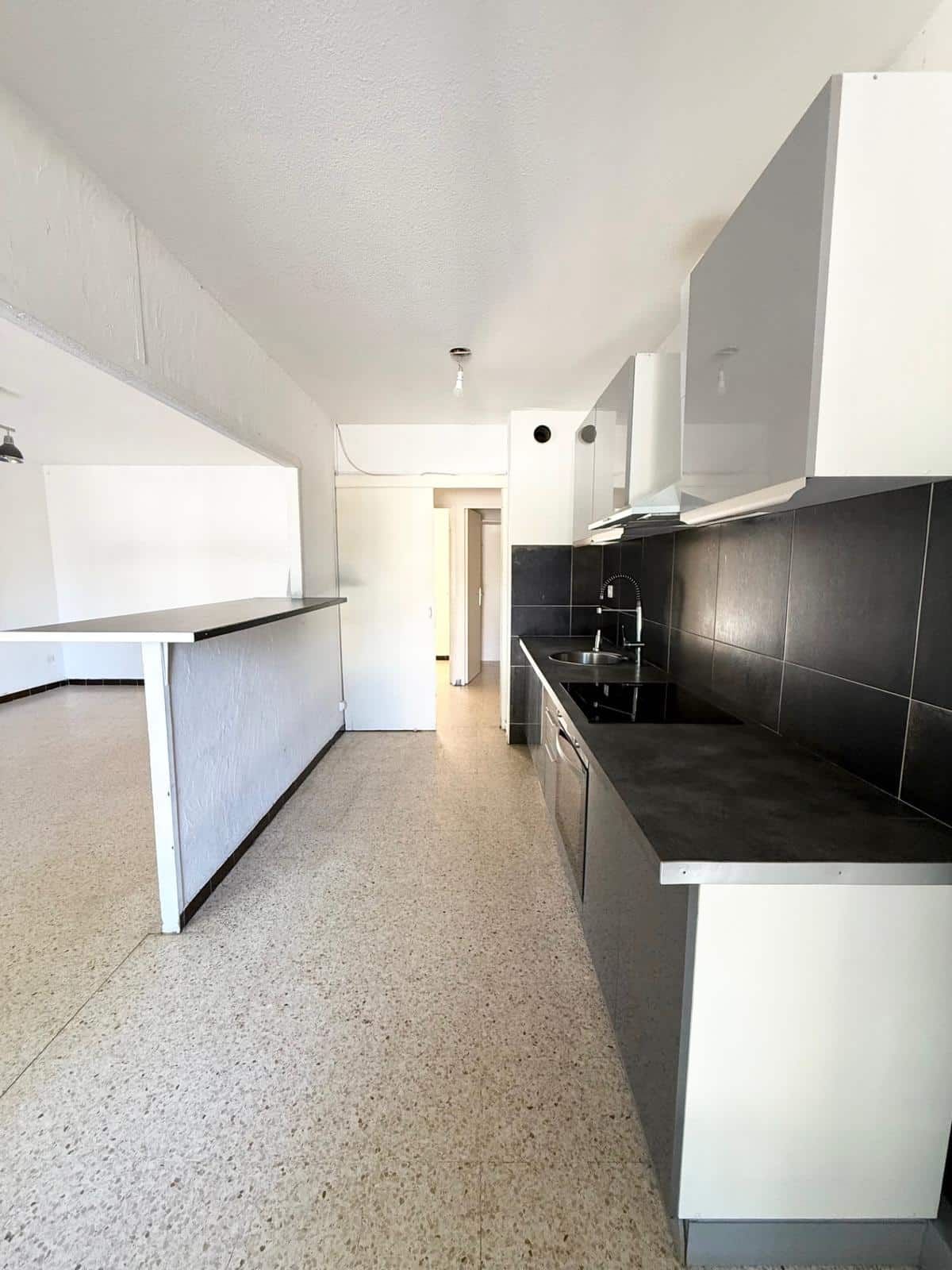 type 5 de 95 m2 + 2 terrasses 13012 Marseille