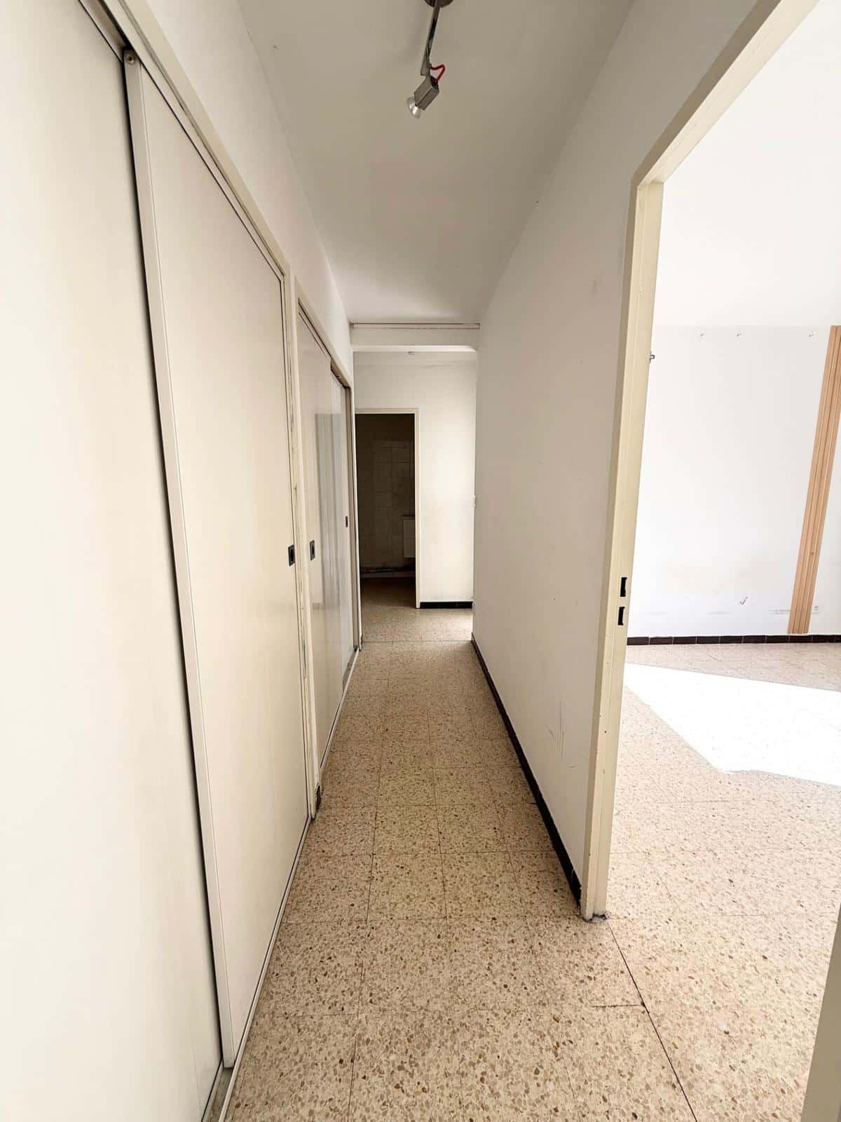 type 5 of 95 m2 + 2 terraces 13012 Marseille