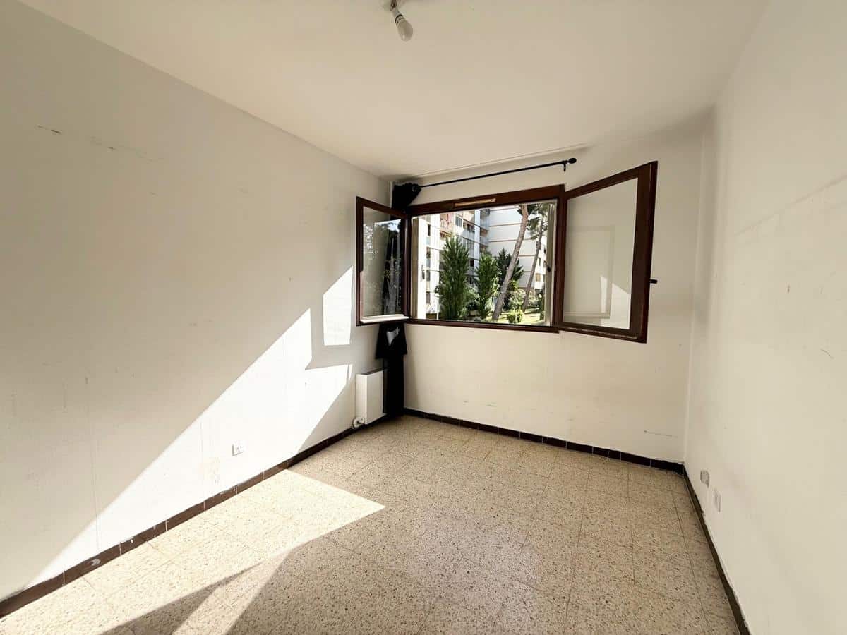 MARSEILLE 12e   GRAND TYPE 5 TRAVERSANT DE 95 m2   4 CHAMBRE