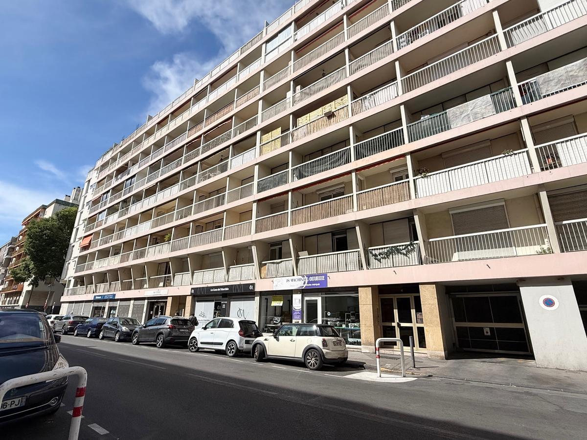 Type 3/4 of 80 m2 Marseille 10th