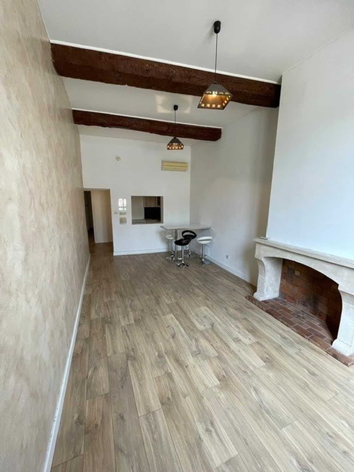 APPARTEMENT – 2 PIECES – Cardeurs