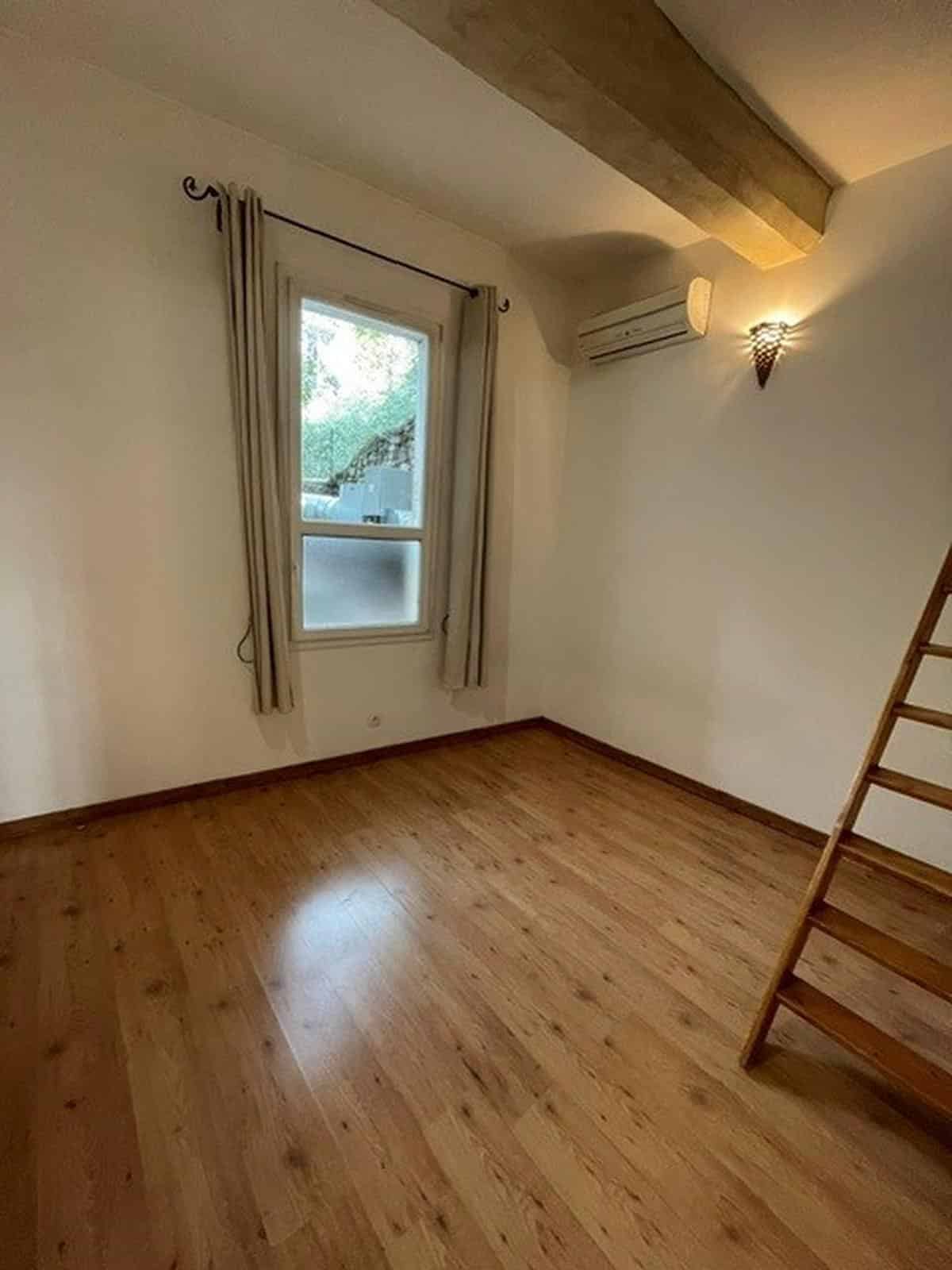 APPARTEMENT – 2 PIECES – Cardeurs