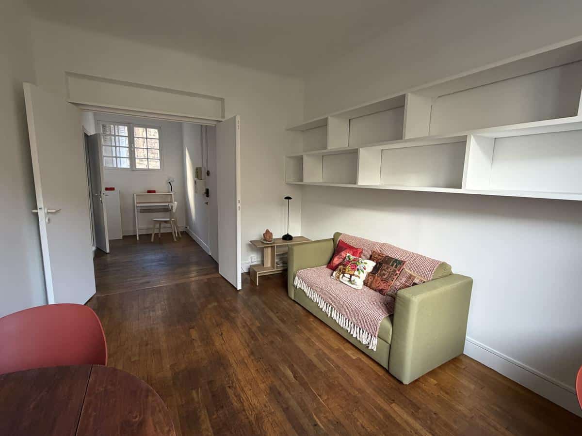 19th PLACE DES FÊTES / RUE DES BOIS: FURNISHED APARTMENT