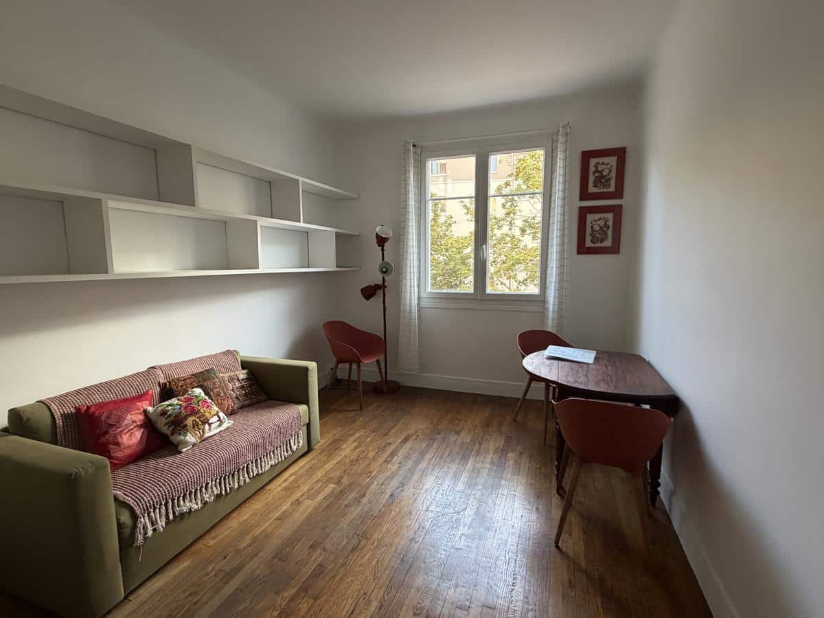 19th PLACE DES FÊTES / RUE DES BOIS: FURNISHED APARTMENT