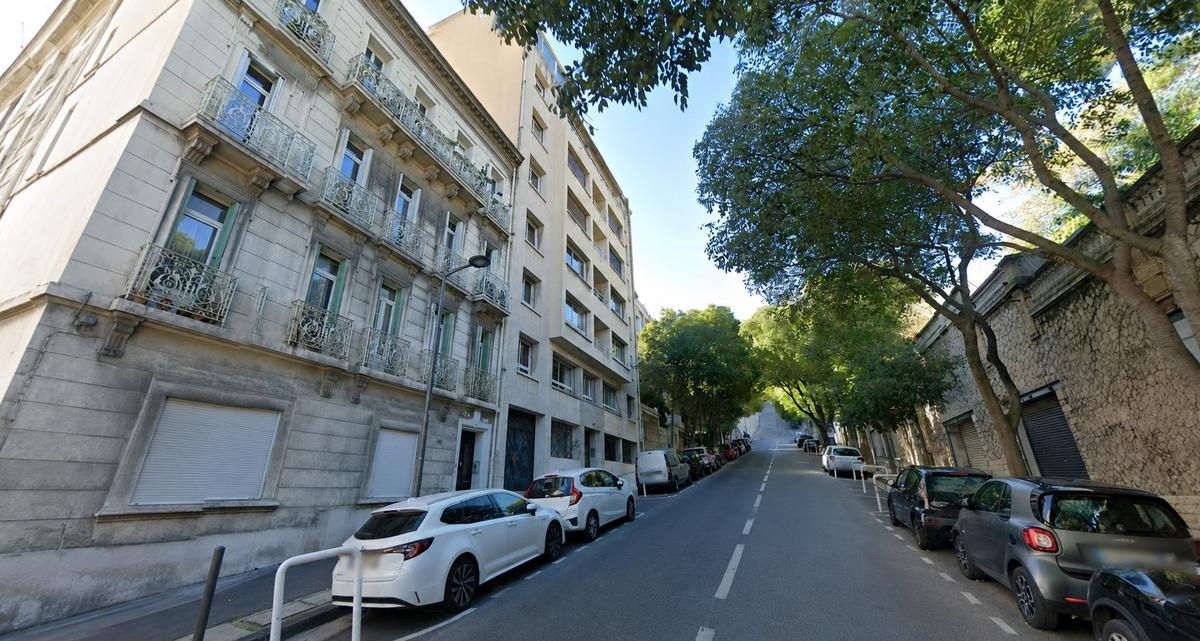 Studio de 14 m2 mezzanine de 6,70 m2 Marseille 8ème
