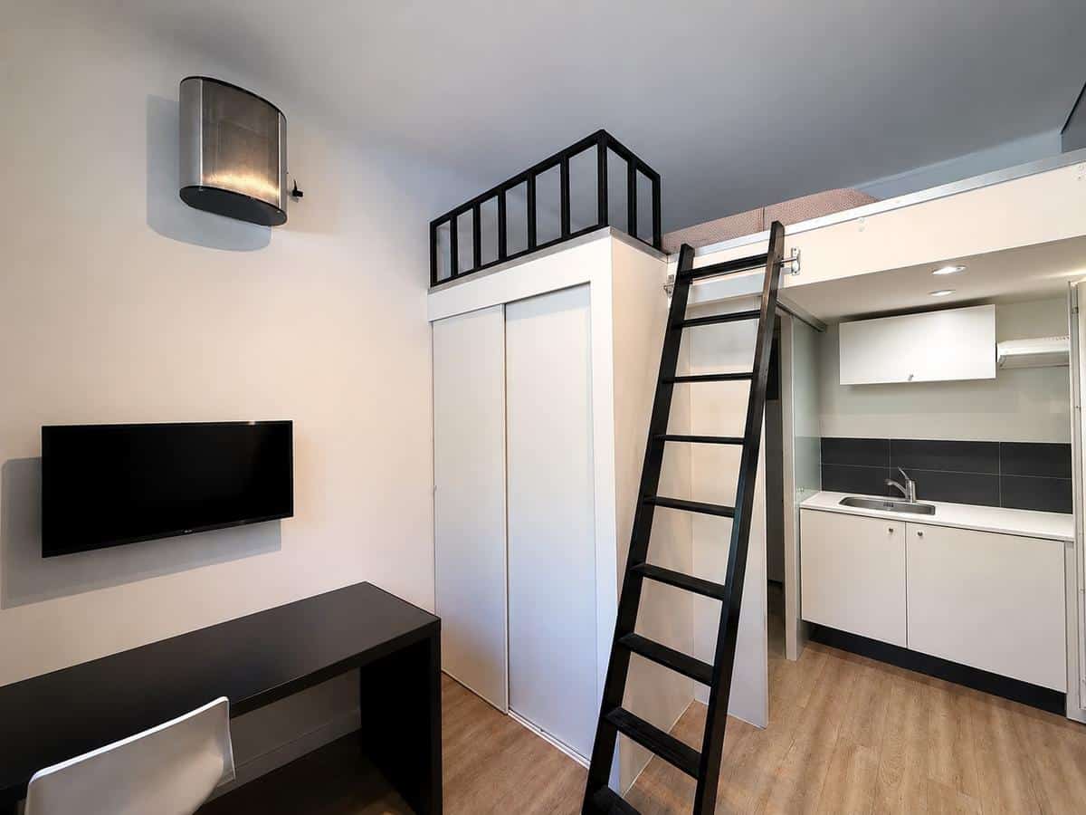 Studio of 14 m2 mezzanine of 6.70 m2 Marseille 8th