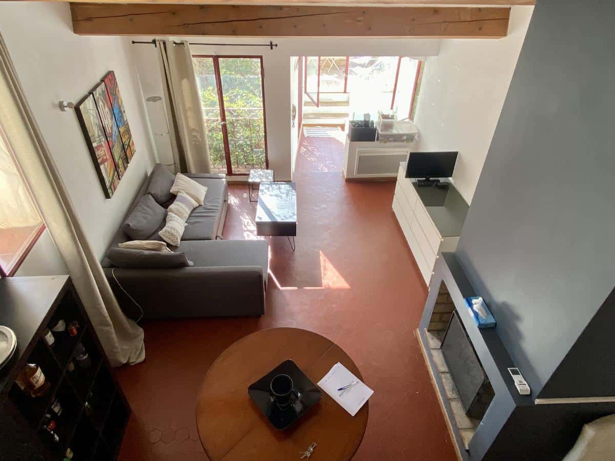 BEAU T2  MEUBLE CENTRE VILLE EN DUPLEX AVEC TERRASSE Rue Pui