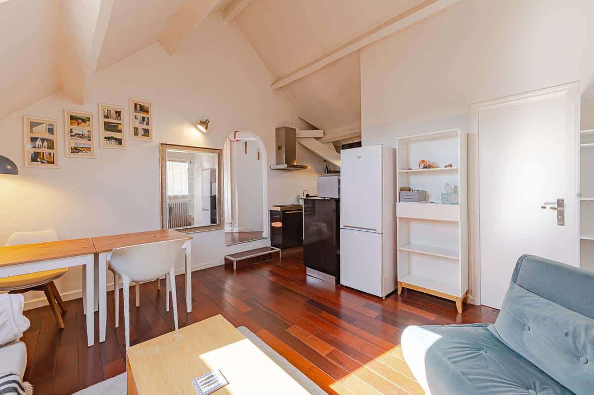 MARSEILLE 8TH PERIER T2 TOP FLOOR QUIET