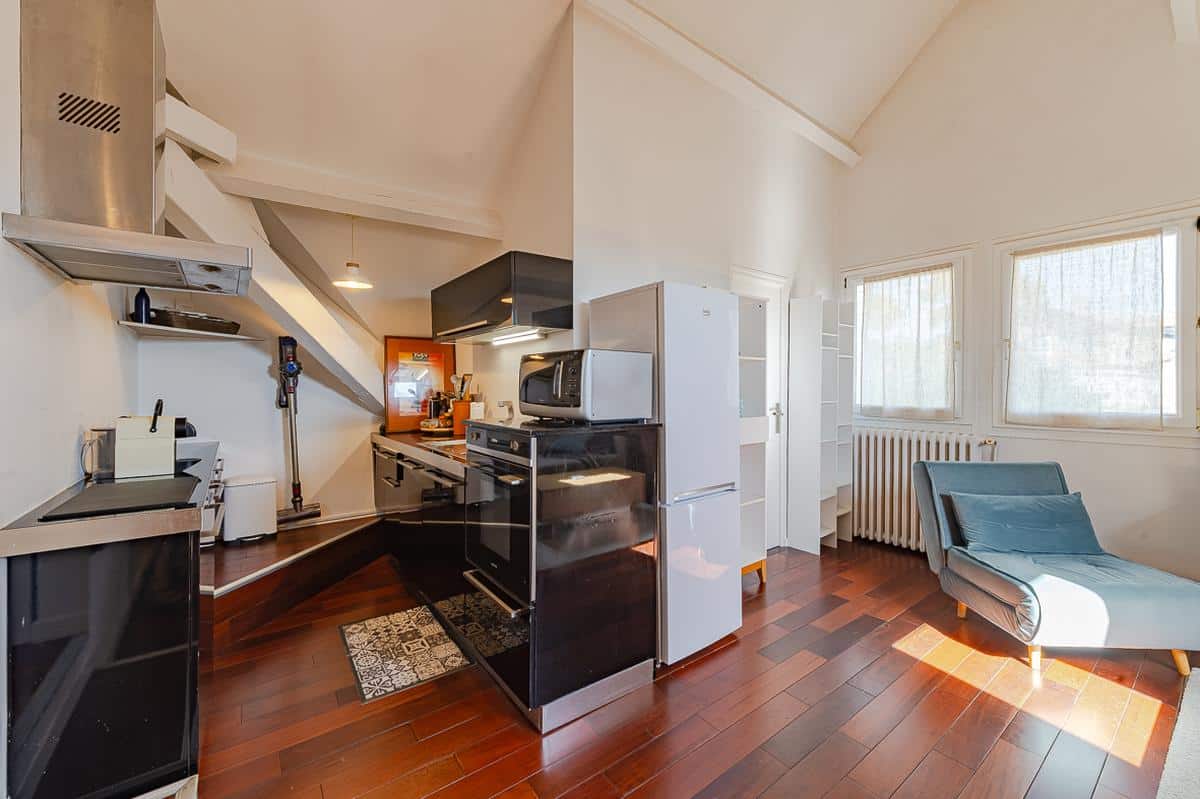 MARSEILLE 8TH PERIER T2 TOP FLOOR QUIET