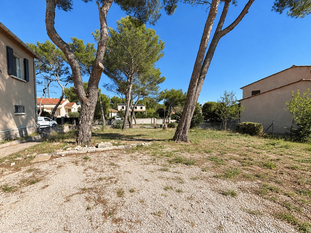 Building land of 472 m2 Roquefort-la-Bédoule