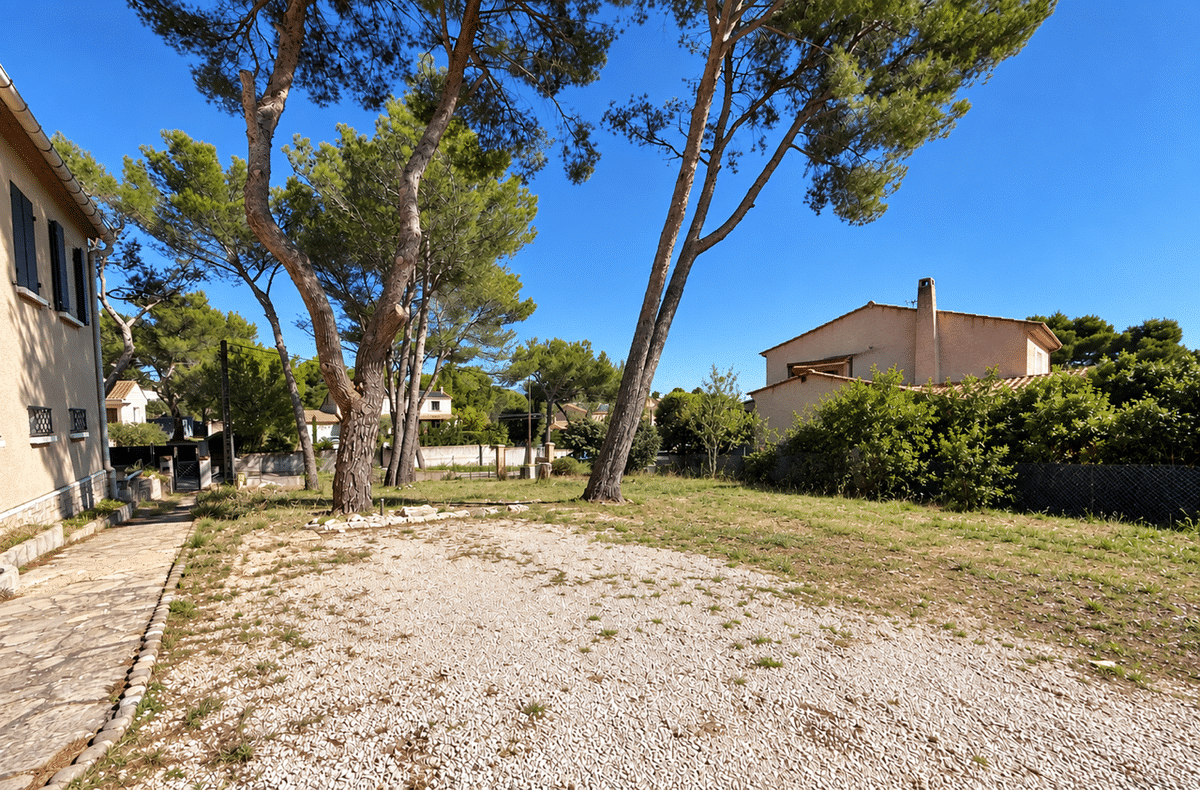 Building land of 472 m2 Roquefort-la-Bédoule