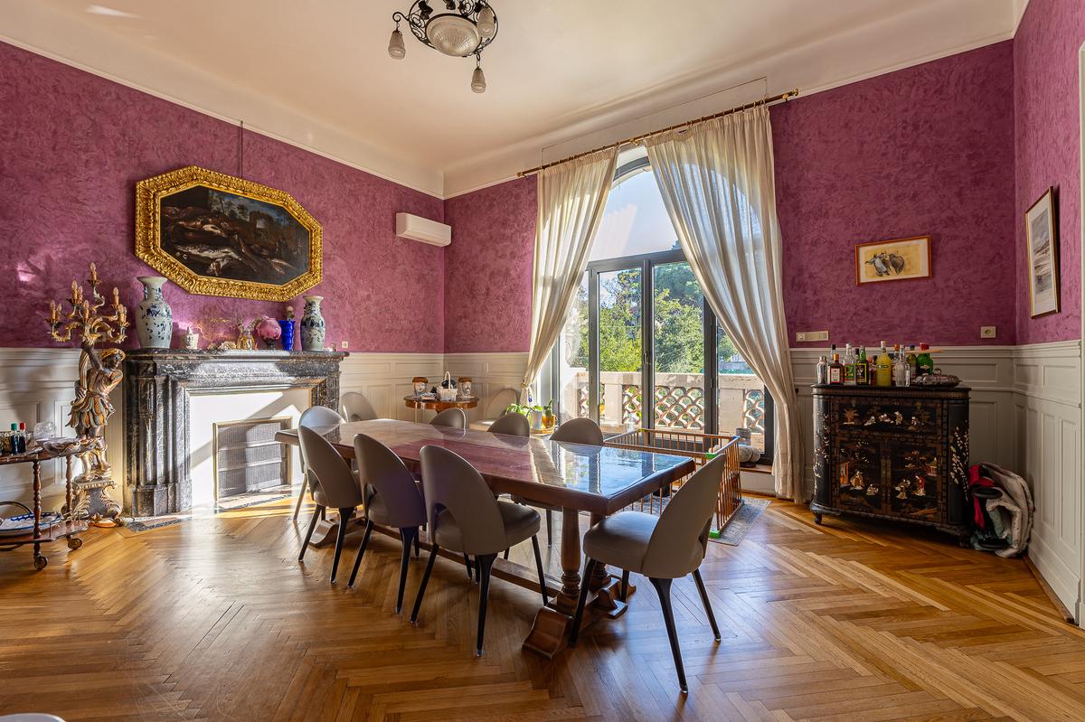 house of 516 m2 with swimming pool on land of 1125 m2