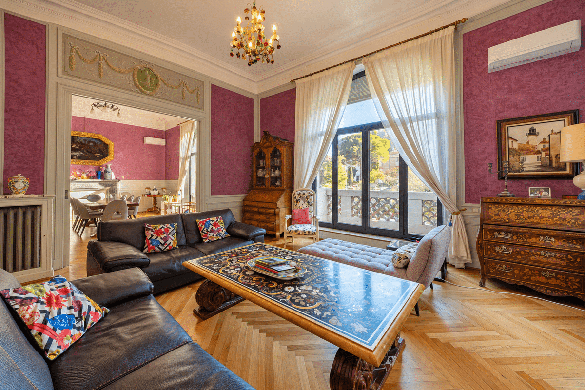 house of 516 m2 with swimming pool on land of 1125 m2