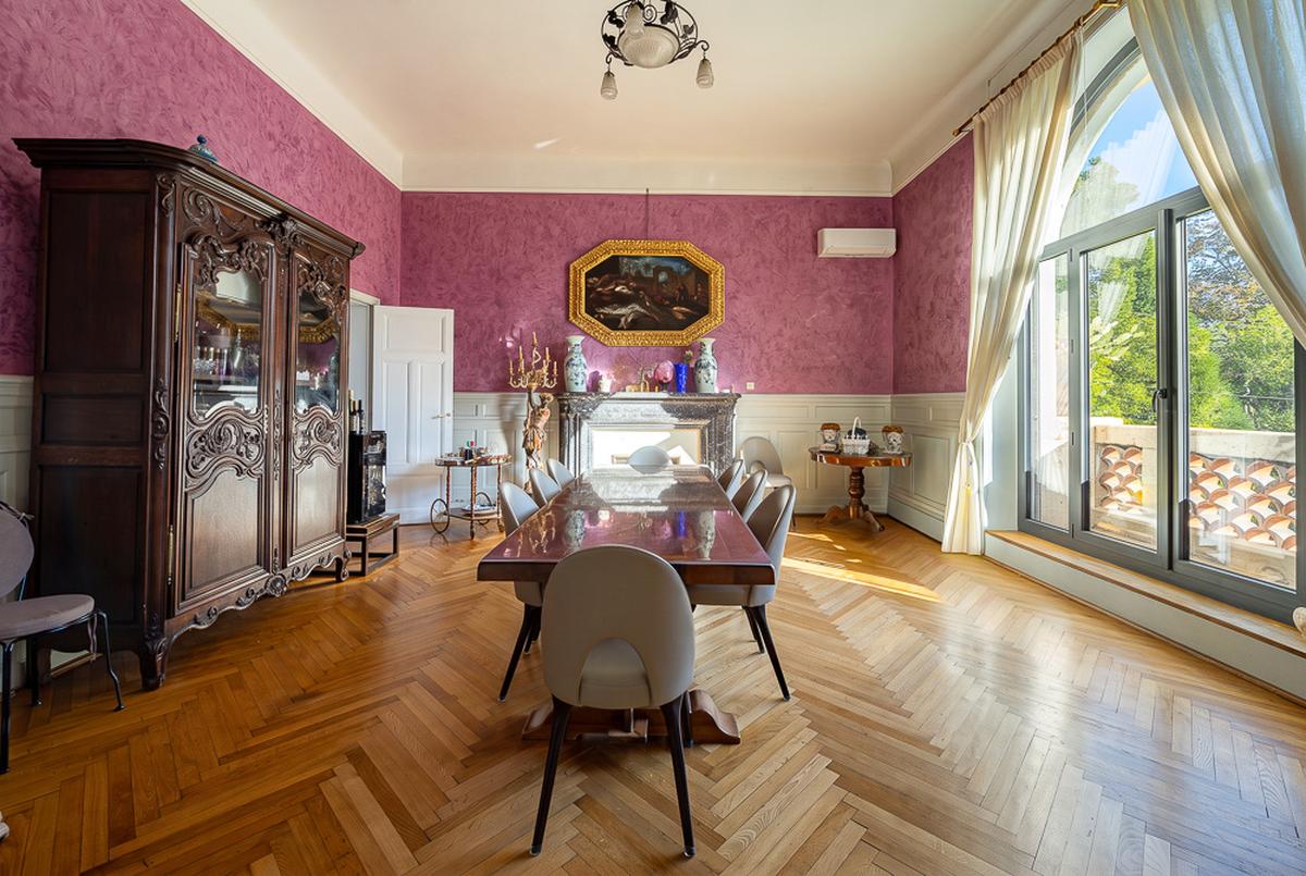 house of 516 m2 with swimming pool on land of 1125 m2